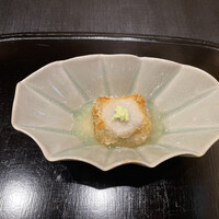 よし澤 - 里芋の揚げ出し:揚げたて熱々で衣はサクサク中はねっとりで美味しいです。　お出汁も残さず飲みました。