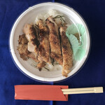 備長 あかね屋 - 地鶏の炭焼丼ゆずこしょう添え850円