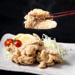 からあげの篤 - (もも肉)秘伝のからあげ粉にまぶして、外はサクサク、中はジューシー！特製のさっぱり和風タレ付き。