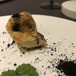 プレゼンテ スギ - ヤマドリタケのフリットの断面