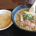能登牛骨めん 匠八屋 - 能登牛骨麺 醤油 半チャーハンセット ￥980