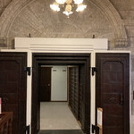 萬翠楼 福住 - 萬翠楼の入り口はお蔵の様な造り