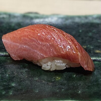 鮨 権左衛門 - 大間本マグロ中トロ