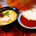 万力屋 - 長浜ラーメン､半カレーセット