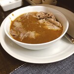 立ち飲み BEBE - ビーフカレー、牛すじ増し