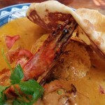 印度料理シタール - ナンの下の力持ち（笑）