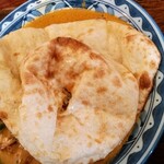 印度料理シタール - ナン、浸っちゃってるんでとりあえず避難させます（笑）