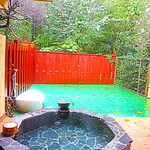 別邸 石の家 - お庭にはドッグランの他、人間用の露天風呂（温泉）、ワンコ用の露天風呂があります