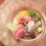 別邸 石の家 - お造り（鮪、鰆、鯛）
