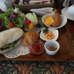 別邸 石の家 - 人間用の朝食