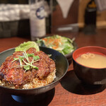 Red Rock - ステーキ丼・サラダ味噌汁セット