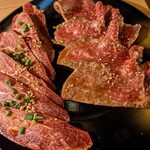 焼肉 牛猿 - ツラミと赤身モモ肉