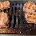 焼肉 牛猿 - 特上厚切りタン