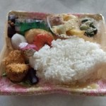 魚庄 - 焼き鮭幕の内弁当（開封後）　(2012.11.20)