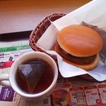 ファーストキッチン - ベーコンエッグバーガー￥２９０と紅茶＋￥１００