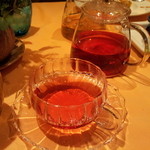 フレンチキュイジーヌ ティアレ - ドリンク（ハイビスカス&ローズヒップハーブティー）をチョイス。