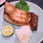 十八番 - 天然ぶりの塩焼き。