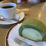 喫茶れもん - 抹茶ロールケーキとコーヒーのセット