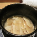 虎白 - 香り高い松茸のすり流し