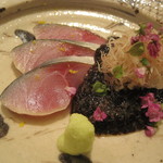 虎白 - 鯖、脂乗ってます。海苔のソースが良い感じ
