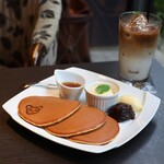 文明堂カフェ - 焼きたて「三笠」パンケーキ