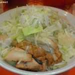 ちばから - 油そば醤油(きざみ豚・温玉付き)+節券 「ヤサイニンニク」(830円) 2012/11