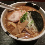 あらとん - 特製醤油らーめん（大盛）でございます（2012.11）