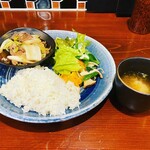 やきとり 瓦 - 牛バラ肉のすき焼ランチ