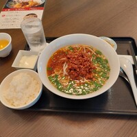 中国料理 吉珍樓 ルーセントタワー店 - 台湾ラーメンのセット