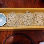 手打そば あるぷす - 三種の蕎麦を   お 塩  水    蕎麦つゆ   で 味わう 