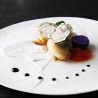 （11月）徳島県産平目と帆立貝の重ね焼き雲丹風味のベルモットソース 