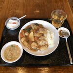 目黒菜館 - 中華丼950円