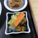 更生食堂 - 漬物に小鉢