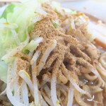 らーめん おうか - 魚粉投下～♪