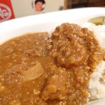 BERG - 具も入っている、キーマ的カレー。