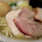 西永福の煮干箱 - チャーシューは3種。左から低温の鶏胸、豚肩、豚バラ