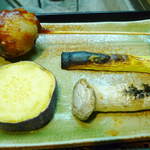 渓山亭 - 囲炉裏、じやが芋・サツマイモ・エリンギ茸・マコモ茸(林檎代替） 
       (2012/10 訪問)