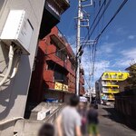 ラーメン二郎 - いや～着いたけど暑いな～