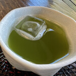 竹やぶ - 冷茶　のアップ