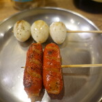 串カツの中村屋 - 串焼き（うずら・赤ウィンナー）