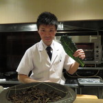 神保町 傳 - 参考:黒キャベツの葉、焼く前