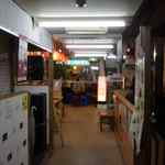 チョップスティックス - 室内屋台風店なので、雨風が防げる点がGood!