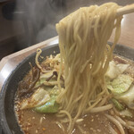 ラーメン食堂　一生懸麺 - 炒め野菜のピリ辛味噌ラーメン（麺リフト）