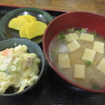 どんぶりや - 日替わり丼にセット