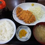 境関温泉 - ロースカツ定食