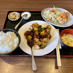 悦悦飯店 - 揚げナス炒め定食(780円)