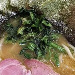 横浜家系ラーメン 三郷家 - ほうれん草。