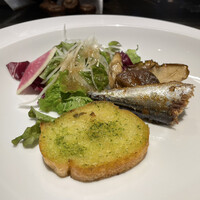 ニュー松坂 難波御堂筋店 - 秋刀魚のコンフィと茸のサラダ仕立て