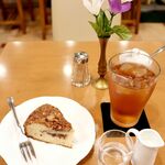 喫茶ビーン - 20210901自家製ナッツケーキ＆ヌワラエリア・別アングル