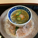 山玄茶 - 氷をまとって冷え冷え♡(ﾉ*°▽°)ﾉおくら、雲丹、海老の玉締め。冷たいお出汁が喉越しが良く夏にピッタリな逸品！